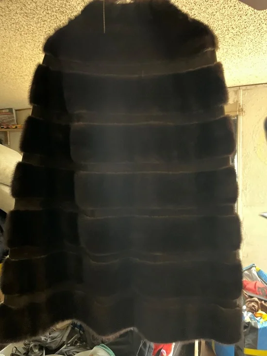 Bergdorf Goodman fur cape - Picture 2 of 5